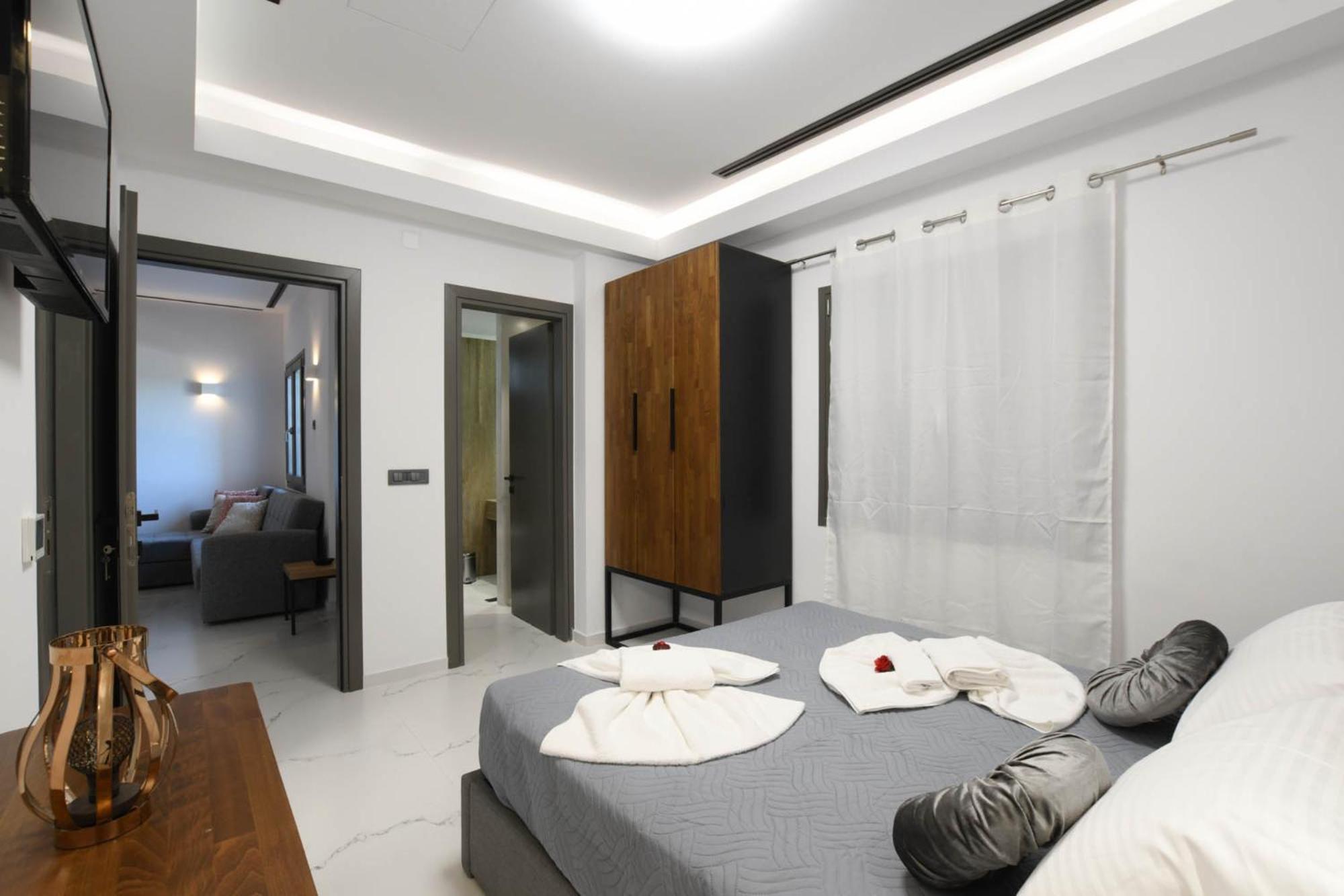Orion Eco Suites Karteros Quarto foto